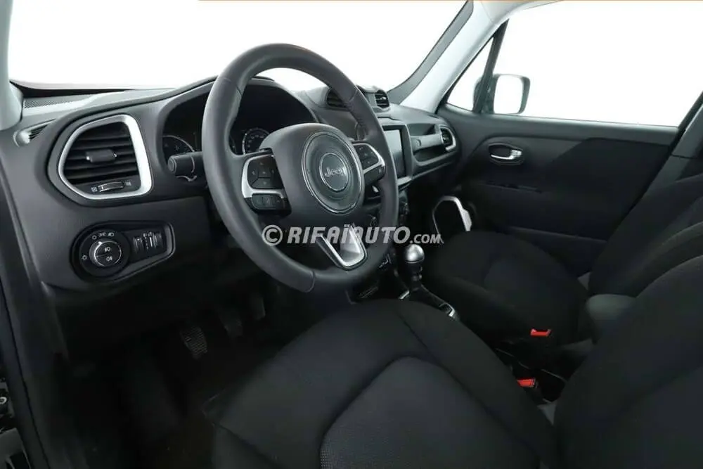 location-jeep-renegade-casablanca-interieur-2