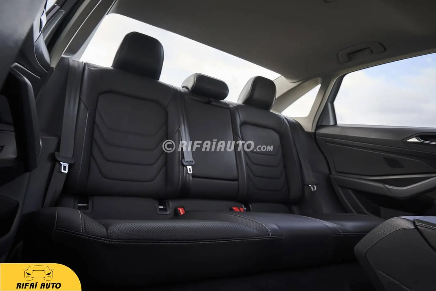 volkswagen-jetta-verhuur-casablanca-interieur-2